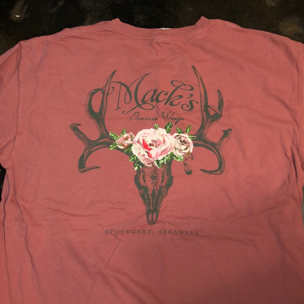 Mack’s prairie wings tee. Large.